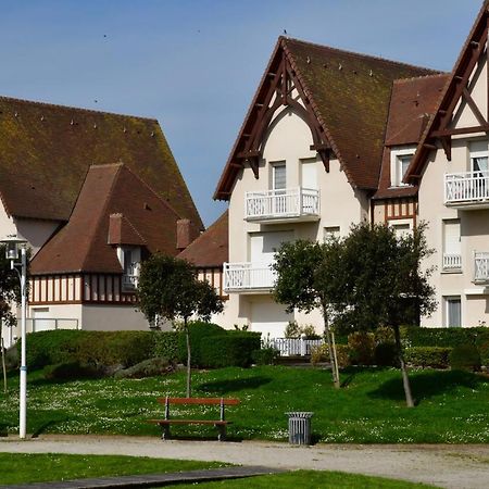 Jardin - A 50M De La Plage - Wifi - Parking Courseulles-sur-Mer Buitenkant foto