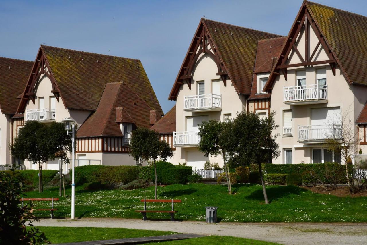 Jardin - A 50M De La Plage - Wifi - Parking Courseulles-sur-Mer Buitenkant foto